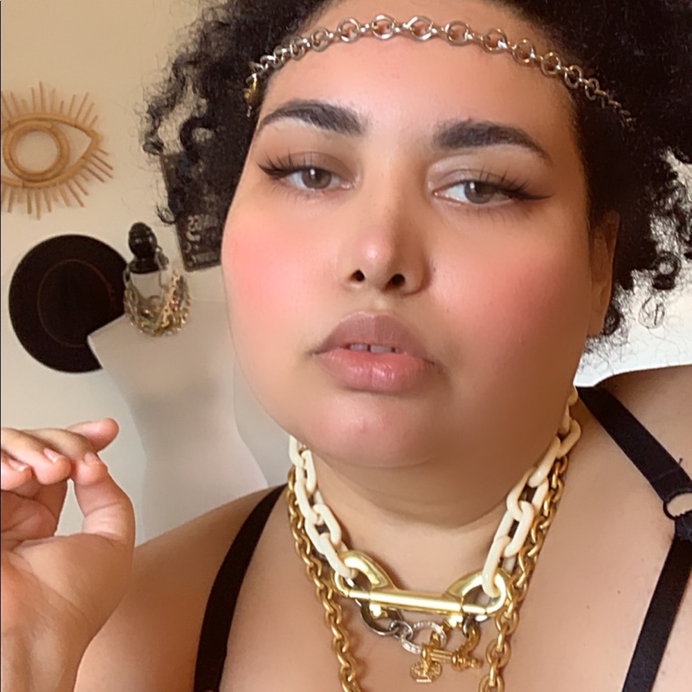 ¡Bienvenidxs! I’m Lisandra